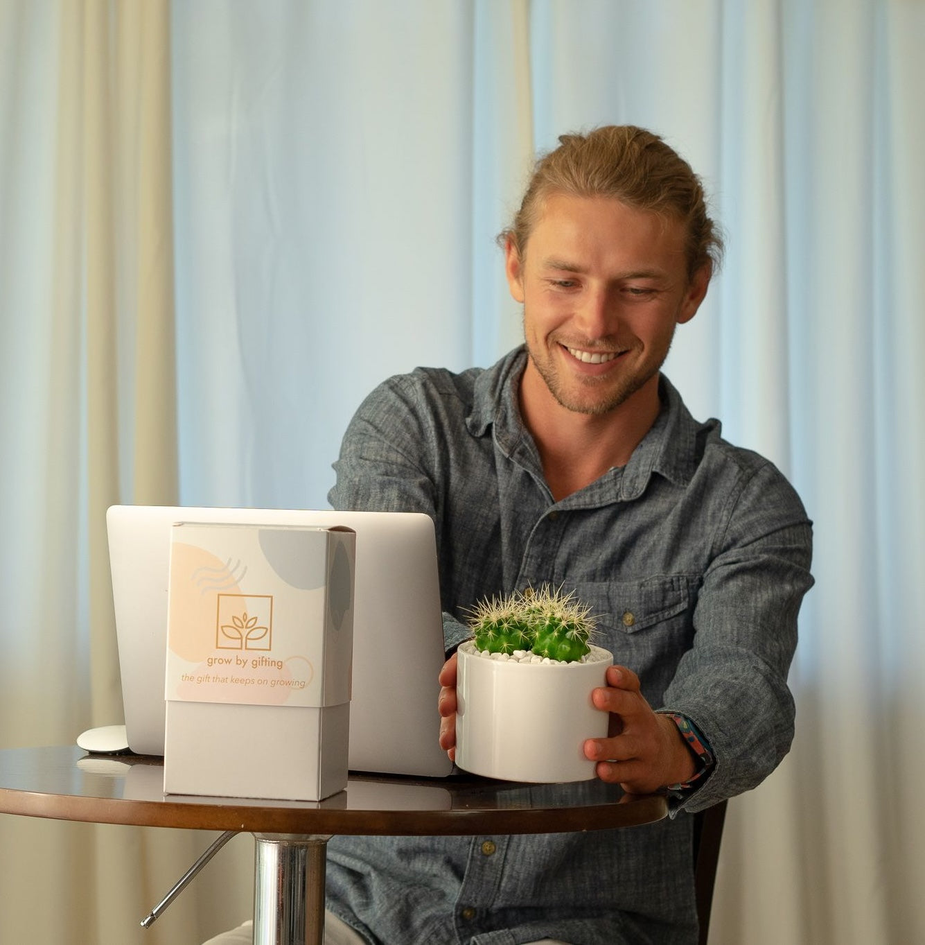 Corporate Gifts | Succulent Gifts | Empoylee Gifts